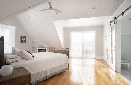 Niverville House | Marigold Cottage, a stunning prairie getaway in the beautiful Red River Valley.