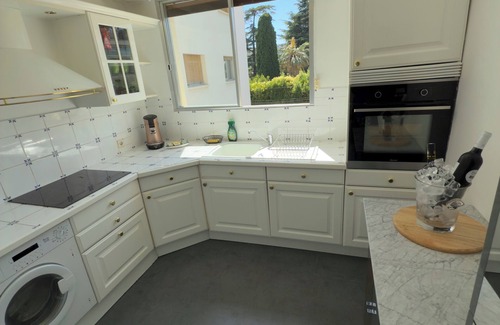 California - Pezou Apartment | Marilyn Beach - Sea view, terrace & private garage