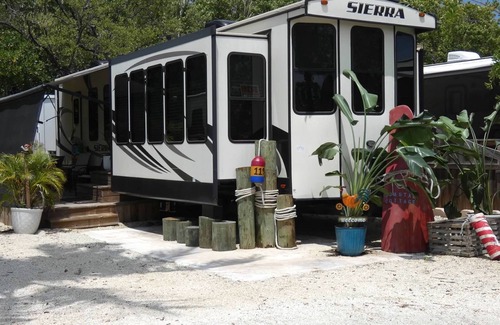 Key Largo RV Rental | Marina-Beach-Heated Pool-Kayak