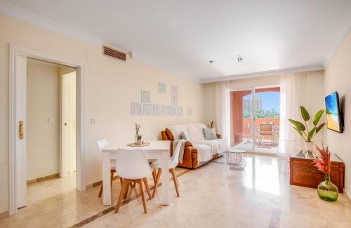 Torrequebrada Apartment | Marina Breeze Home by SolMaestranza