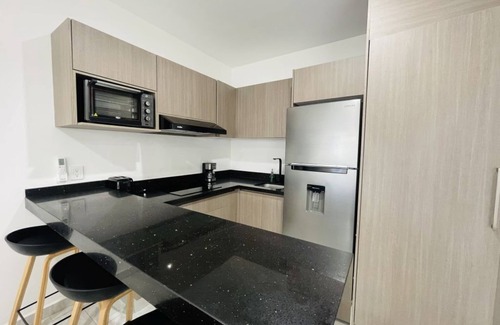 Villa Marina Condo | Marina Cerritos: Rooftop, Pools & Near Beach