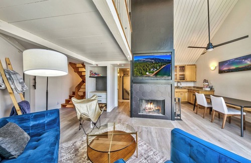 Tahoe Keys Condo | Marina Gateway: Tahoe Keys #47 Dock, Pools, Pets