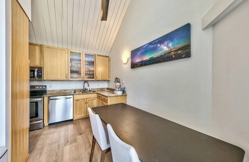 Tahoe Keys Condo | Marina Gateway: Tahoe Keys #47 Dock, Pools, Pets