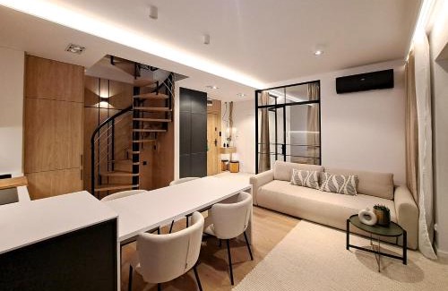 Ostroda Apartment | Marina Ostróda III - widok na jezioro, podziemny garaż, winda, klimatyzacja, wanna i prysznic, 2 łazienki, lux