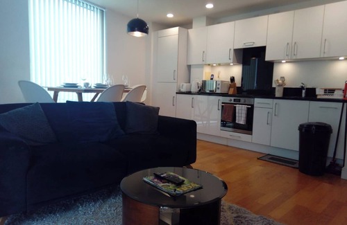 Chatham Apartment | Marina Point East in Kent, Sleeps 4 with Parking