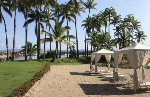 Isla Navidad Villa | Marina Villas - Grand Isla Navidad