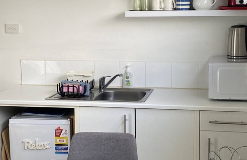South Fremantle Apartment | Marine Beach Studio with sea views - Spring sale $155 a night! (SAVE 10%)