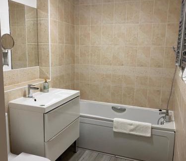 Trafford Apartment | Marine Viewing 2 bedrooms flat