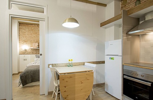 Barceloneta Apartment | Marinero design apt, beach,2BR, AC, WiFi, downtown