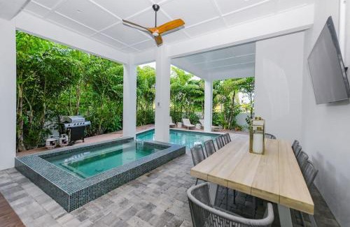 Bradenton Beach House | Mariners Crossing - Stunning Luxury Home w Gulf Views From Every Room Rooftop Deck PoolSpa