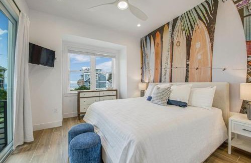 Bradenton Beach House | Mariners Crossing - Stunning Luxury Home w Gulf Views From Every Room Rooftop Deck PoolSpa