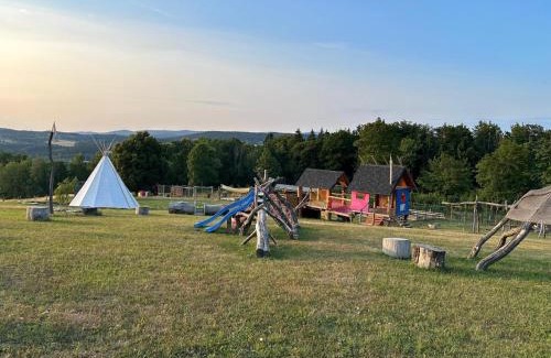 Rychnov U Jablonce Nad Nisou Other | Maringotka Květuška ubytování na farmě