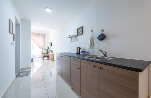Sungai Buloh Apartment | Mario's suite direct MRT link & 50m infinity pool