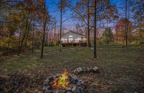 Berkeley Springs Ski Chalet | Mariposa Moon Cottage at Sleepy Creek - Wifi, Deck, Fire Pit, Creekside, View