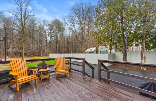 South Glens Falls Apartment | Marjories Way 2