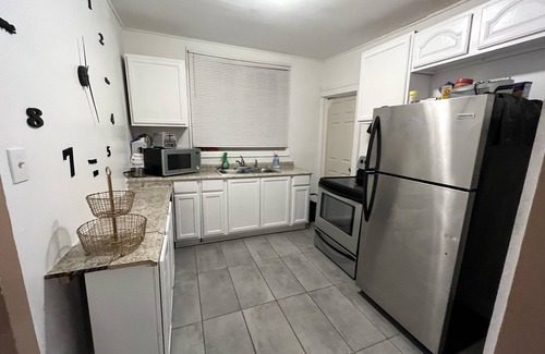 Inkster House | Mark twain Great for small gatherings 5-bedroom house with WiFi 420 friendly