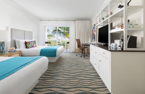 Historic Seaport Hotel | Marker Key West Harbor, 2 Classic 2 Queens, 3 Onsite Pools & Pets are Welcome