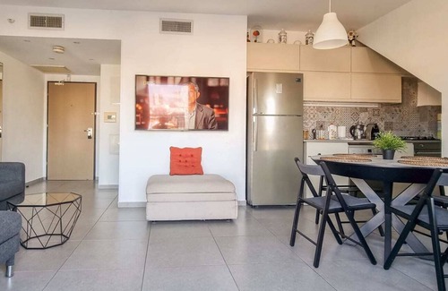 Florentin Apartment | Markolet Camelia - Two Bedroom Apartment, Sleeps 5