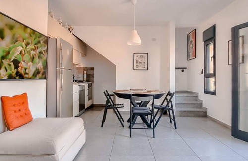 Florentin Apartment | Markolet Camelia - Two Bedroom Apartment, Sleeps 5