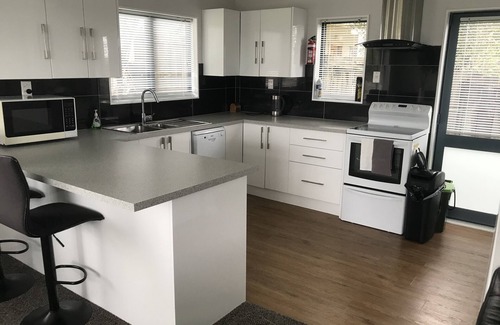 Stanmore Bay Cottage | Marlee Cottage - Self contained cottage with own access(FREE Wi-Fi)
