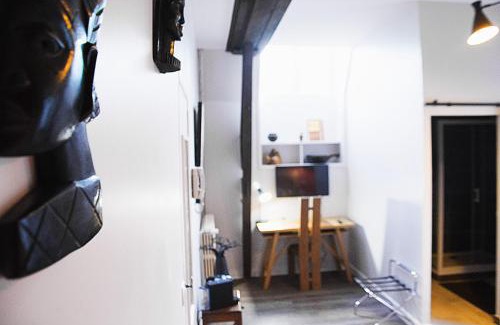 Bras de Fer House | Marquise Barbot