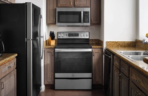 Palm Beach Shores Condo | Marriott Ocean Pointe - Spacious 2BR - Full Kitchen - Beach Resort!