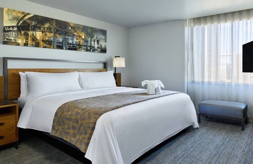 Civic Core Resort | Marriott's Vacation Club Pulse, San Diego King Suite