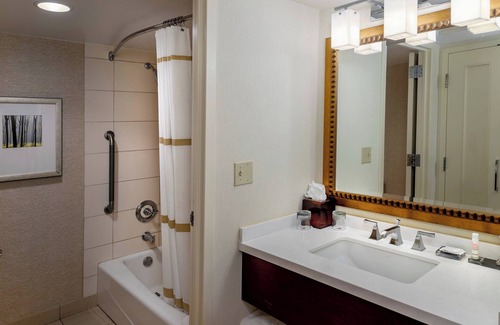 Creve Coeur Hotel | Marriott St. Louis West