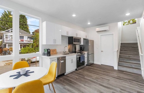 Capitol Hill Apartment | Martell's Sunspear Sweet Suite