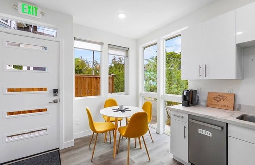 Capitol Hill Apartment | Martell's Sunspear Sweet Suite