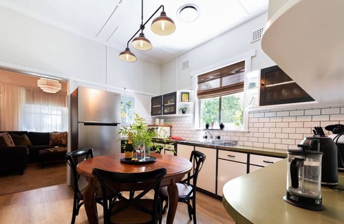Wallendbeen House | Martina Cottage - Lovingly decorated by an Interior Designer