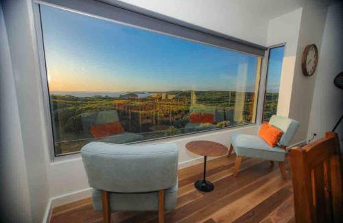 Peterborough House | Martyrs Lookout - Luxury Accommodation