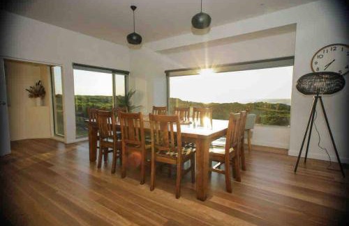 Peterborough House | Martyrs Lookout - Luxury Accommodation