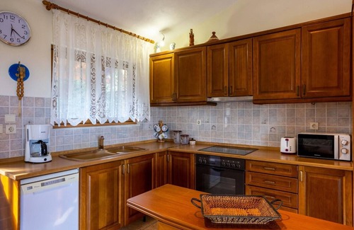 Messini House | Marva Residence - comfortable 8-person retreat