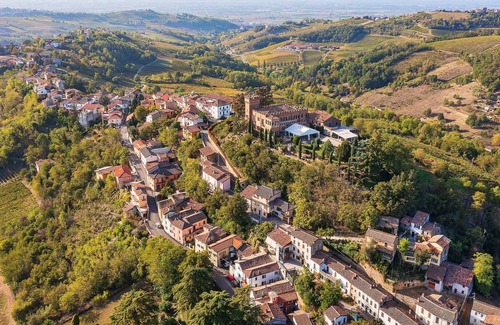 Mornico Losana Other | Marvellous castle with pool overlooking the vineyards! - Castello Mornico 20 PAX