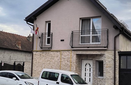 Centrul Nou House | Marvelous 4-bedroom house with WiFi in Brașov