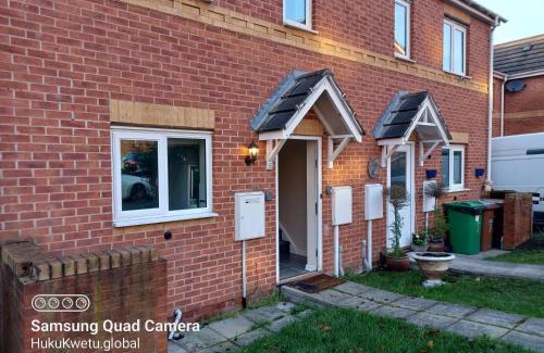 Newark upon Trent House | Marvyn-Five House-Huku Kwetu-3 Bedroom-Fully furnished-Quiet