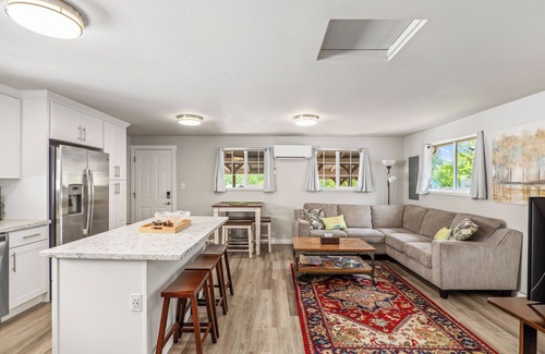 Snohomish Apartment | Mary's Villa- Beautiful, Sparking clean, Quiet!