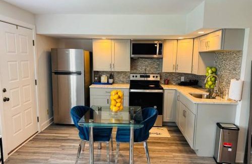 Danbury Apartment | MarYan Spacious Studio Apartment with full kitchen and free wifi