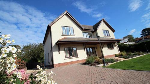 Mumbles House | Maryland