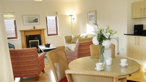 Mumbles House | Maryland