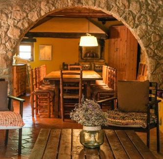 Canyelles Villa | Masía Cal Simó - Casa rural con piscina, cerca de Sitges, para celebraciones y eventos