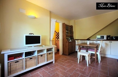 Sant Cugat del Valles Apartment | "Mas Blanc": to visit Barcelona in a different way. Your mediterranean refuge with garden and swimming-pool near city centre and the best beaches.