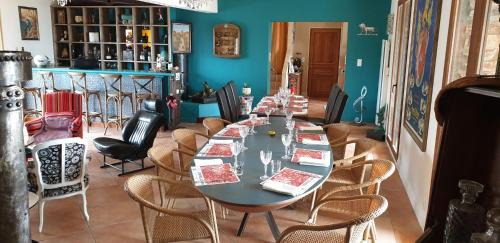 Oms Bed & Breakfast | Mas la Marchette