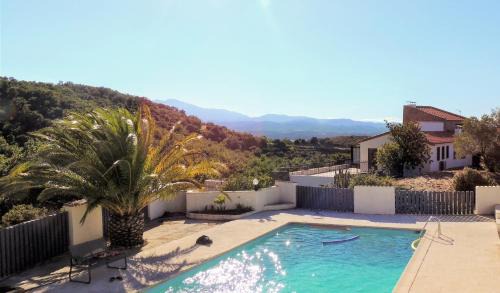 Montesquieu-des-Alberes House | Mas Les Romarins
