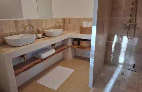 Grospierres House | Mas Notre-Dame, Adults only, situation idéale, grand jardin paisible