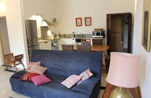 Reynes Apartment | Mas Pallares Gites near Ceret, Spacious Ground Floor Apartment