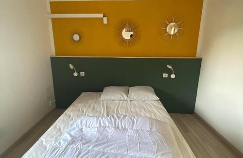 Saint-Privat-des-Vieux House | mas pour 10 personnes avec jacuzzi