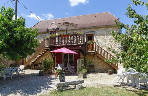 Thenon Cottage | MASKALI, gite l Ethnique, heated swimming pool open view