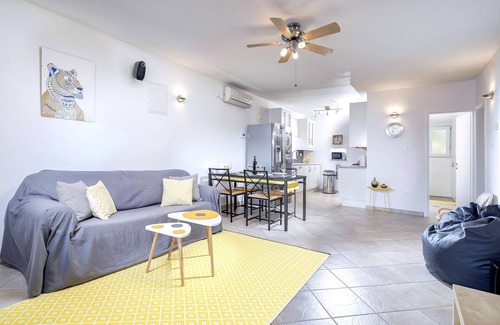Rudina Apartment | Maslina Tree House (Hvar) - Modern apartment with garden close to the sea